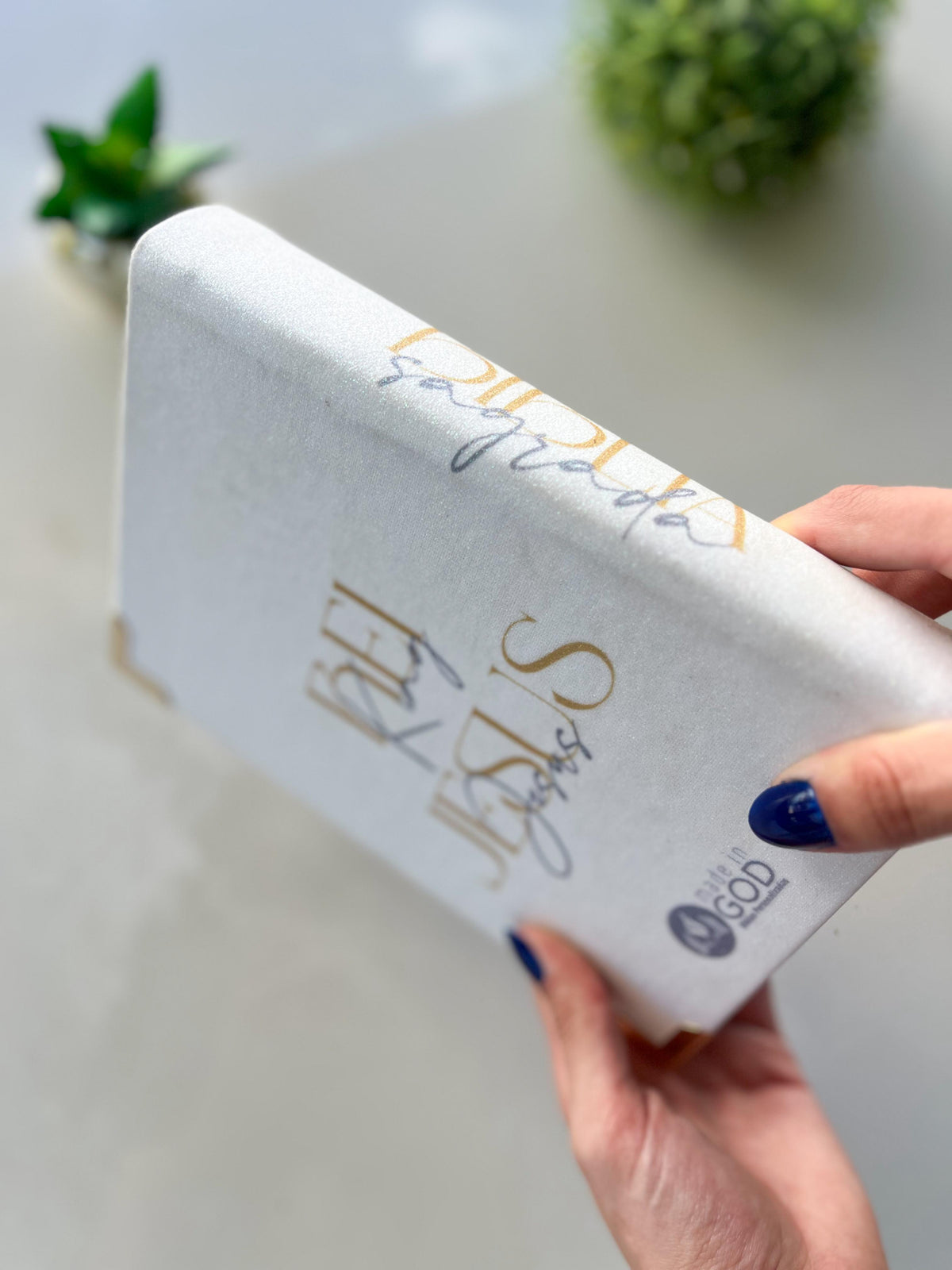 Black Bíblia Glitter Branco Leão Aslam